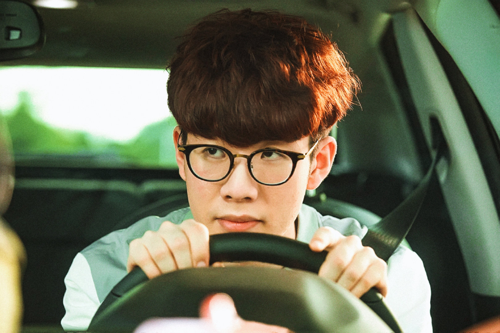 赢得春季赛的冠军 也来到了幸福的樱花结局 春天来得早，但有如温暖阳光般的粉丝应援 Gen.G的春天， 每一天都是阳光明媚的春日